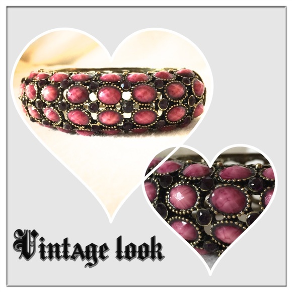 Unknown Jewelry - 🔥FREE WITH $10 Purchase!🔥 Vintage Bracelet!