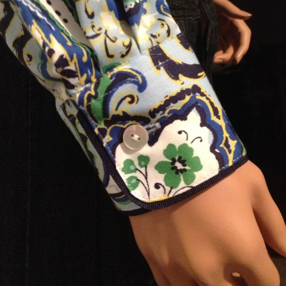 Top - Picture 2 of 2