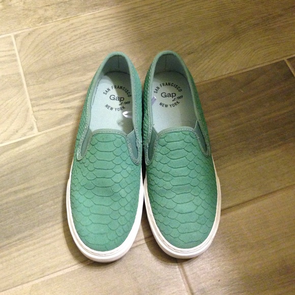 Gap slide on shoes
