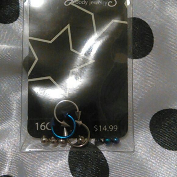 Horseshow body jewlery