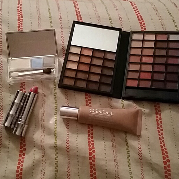 Clinique / little black book make up