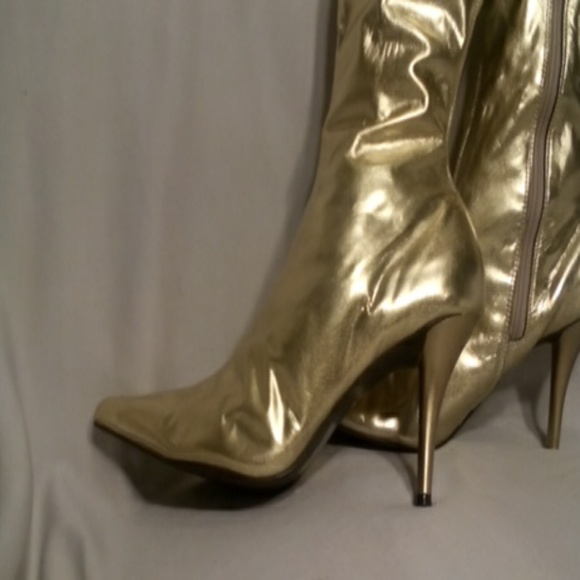 Boots - Picture 3 of 4