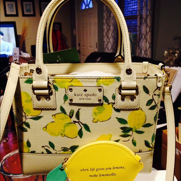 🚫SOLD🚫Kate spade small Quinn lemon fabric NWT