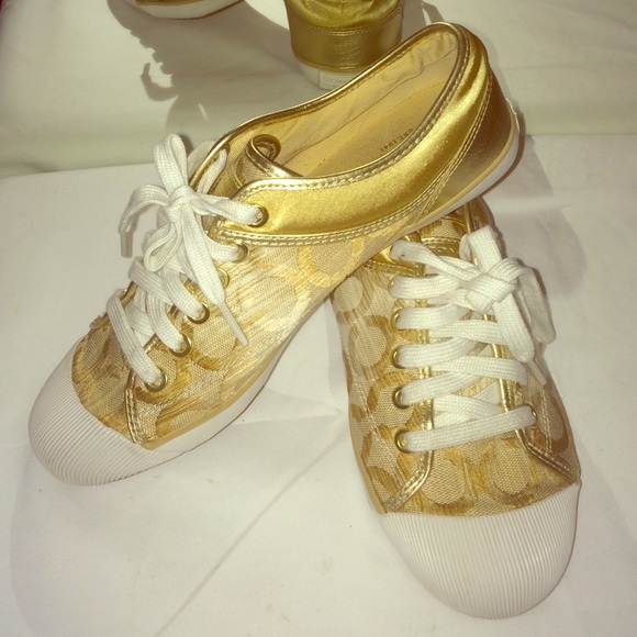 👑COACH gold tone athletic sneakers Super classy👑