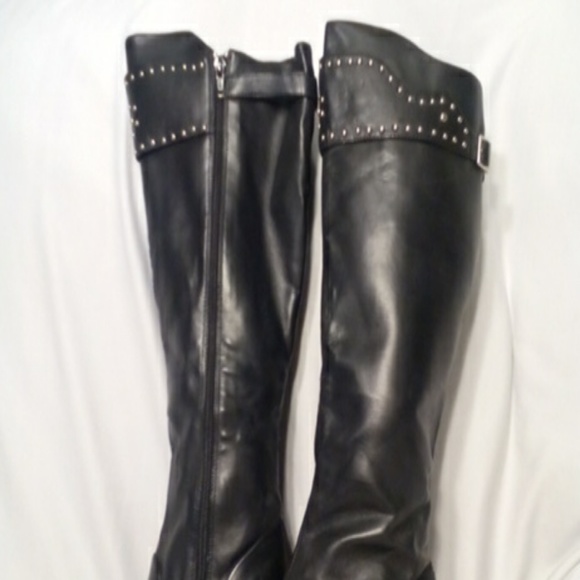 Boots - Picture 3 of 4