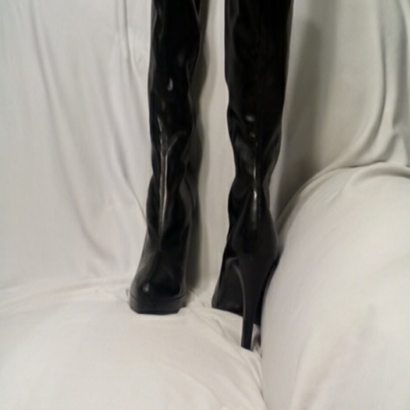 Boots - Picture 4 of 4