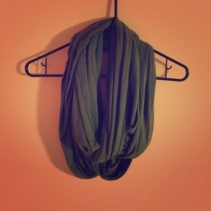 Brandy Melville Infinity Scarf