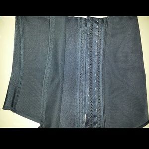 Clip then zip,  Latex Waist cincher