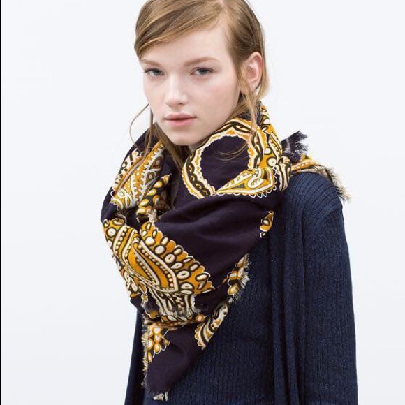 Zara Accessories - 🌸REDUCE🌸Zara scarve