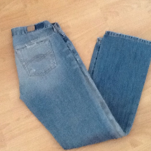Abercrombie & Fitch distressed jeans