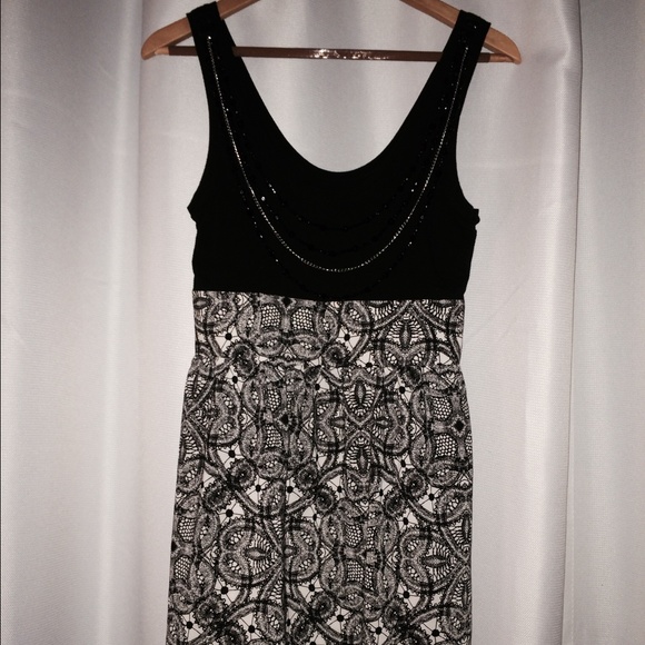 Black and White Express Dress