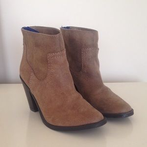 Ankle boots
