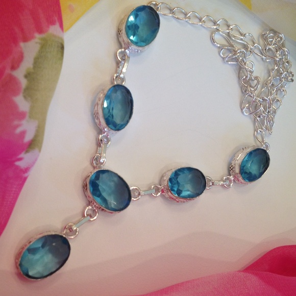 💙💙Silver Blue faux Topaz Statement necklace