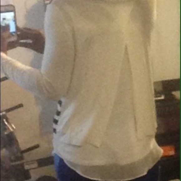 Sweater - Picture 4 of 4