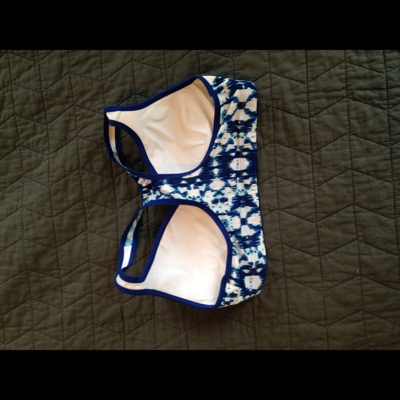 SOLD🚫✋ PINK VICTORIAS SECRET SPORTS BRA - Picture 3 of 3