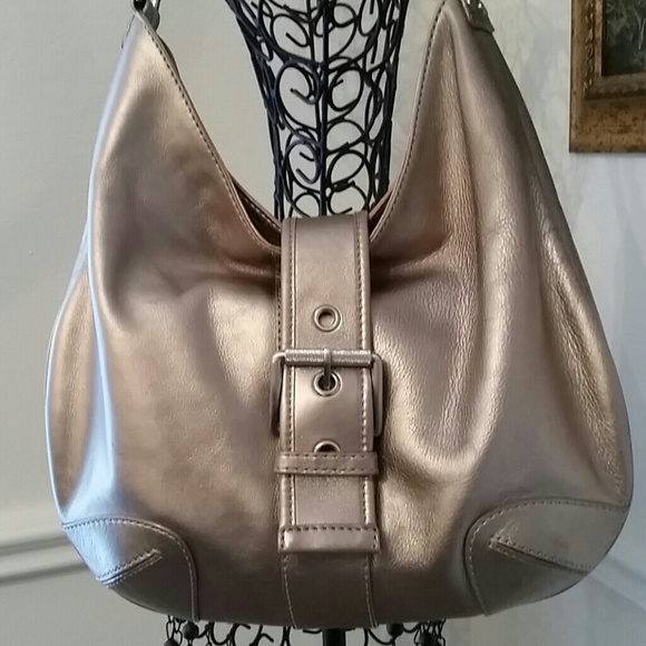 Gold Michael Kors leather hobo purse 💯  Authentic