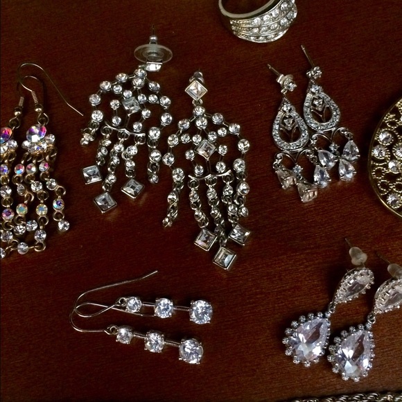 White Dress - Picture 4 of 4