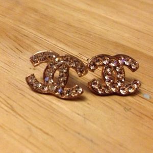 Gold logo stud earrings