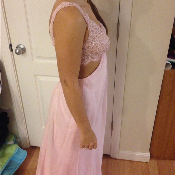 La Femme Prom Dress - Picture 2 of 4