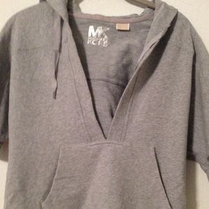 Short sleeve hooded sweatshirt