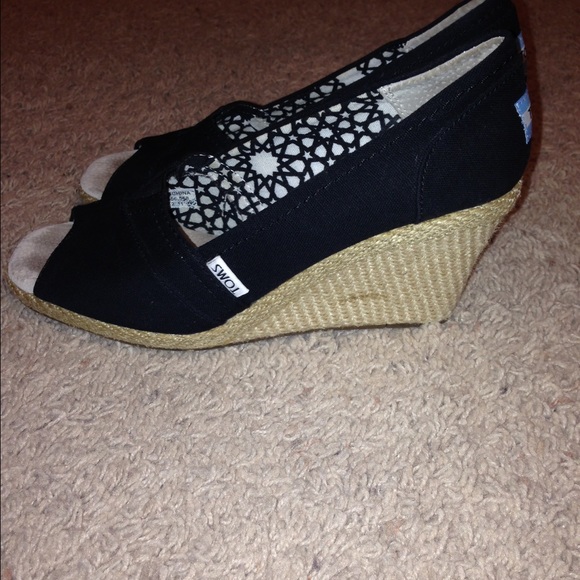 Gently worn twice. Toms peep toe wedge.