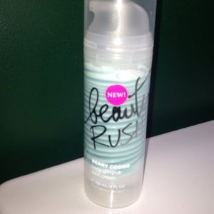 Beauty Rush Berry Cosmo glittering body cream