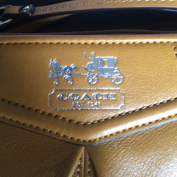 Coach Clutches & Wallets - Coach Wristlet!!! NWT!!!