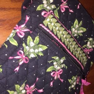 Black Vera Bradley cross body "new hope" bag.