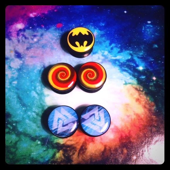 Variety of 5/8 gauge Plugs