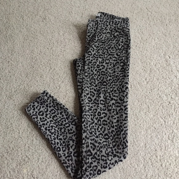 Madewell gray and black leopard print cords! Sz 25
