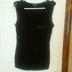 Express tank with sequence detailing