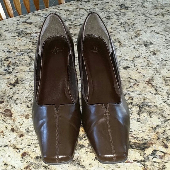 Life Stride comfortable heels