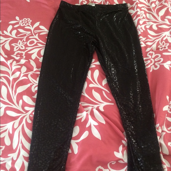 Black animal print leggings