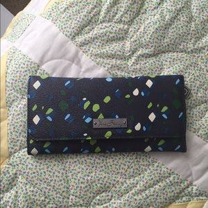 Bundle 2 Vera Bradley wallets!