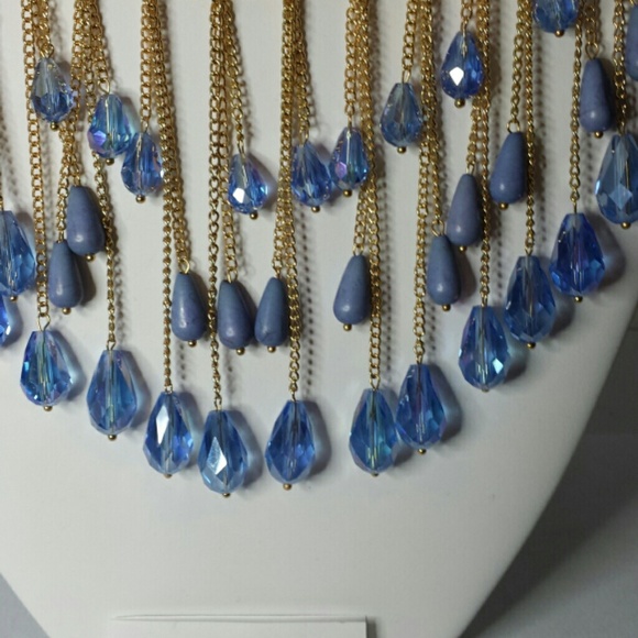 Necklace and earrings - Picture 2 of 2