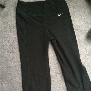 Nike drifit capris