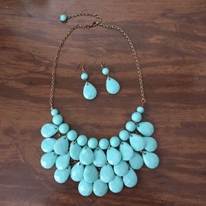 Statement / Bib necklace with earrings