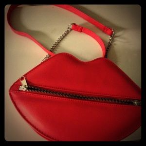 ❌sold in bundle❌ Lip purse
