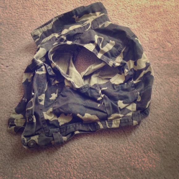 Camo Vest - Picture 1 of 2