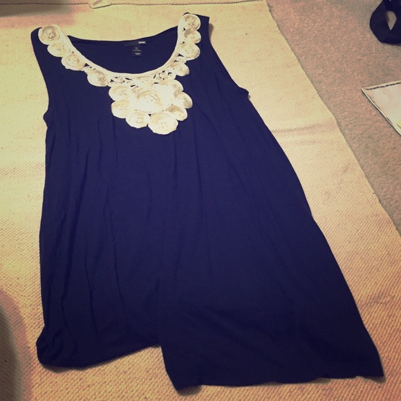 H&M Top with detailed neckline