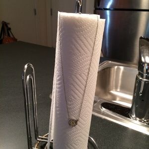 S initial necklace. Silver.