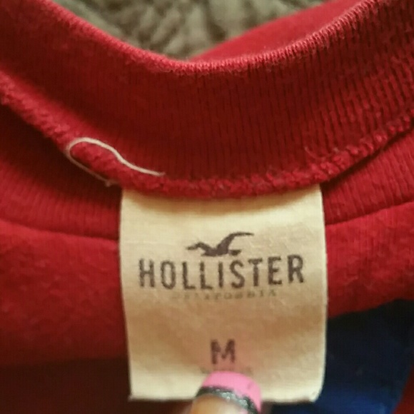 Hollister tshirt - Picture 2 of 3