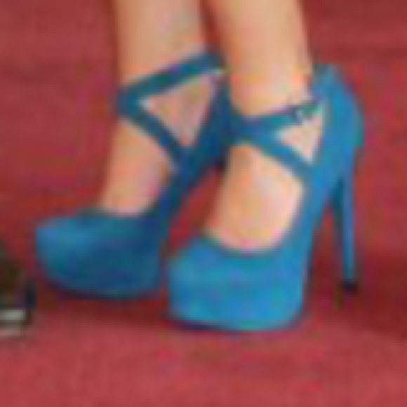 Blue heels 🙌👠🎀