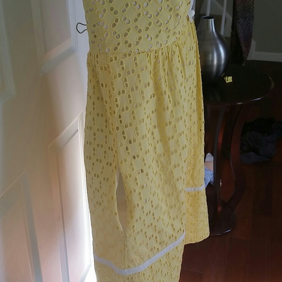 Adorable eyelet lace yellow sundress. - Picture 3 of 3
