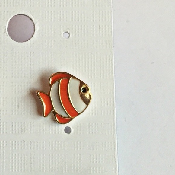 ❗️🚫SOLD❗️'Keep Swimming' Fish Earrings - Picture 2 of 2