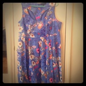 Eloquii floral dress with cut out neck line.