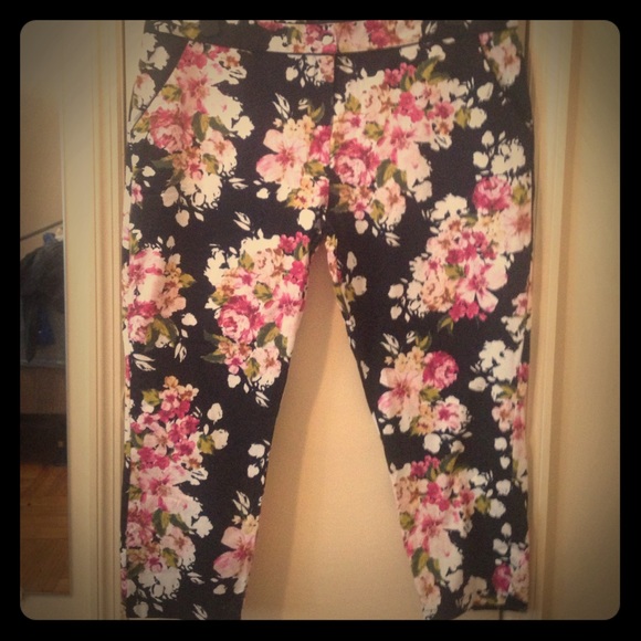 Dorothy Perkins floral pants