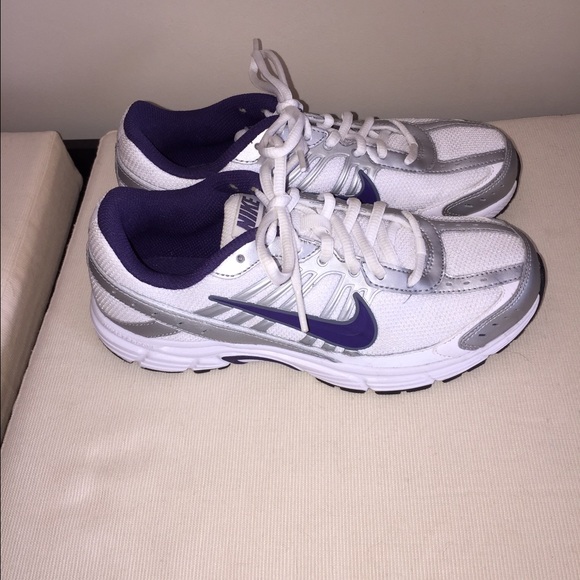 Nike running sneakers size 7