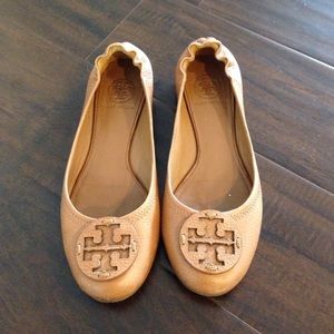 Tory burch Reva flats in tan