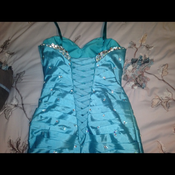 Prom dress - Picture 4 of 4